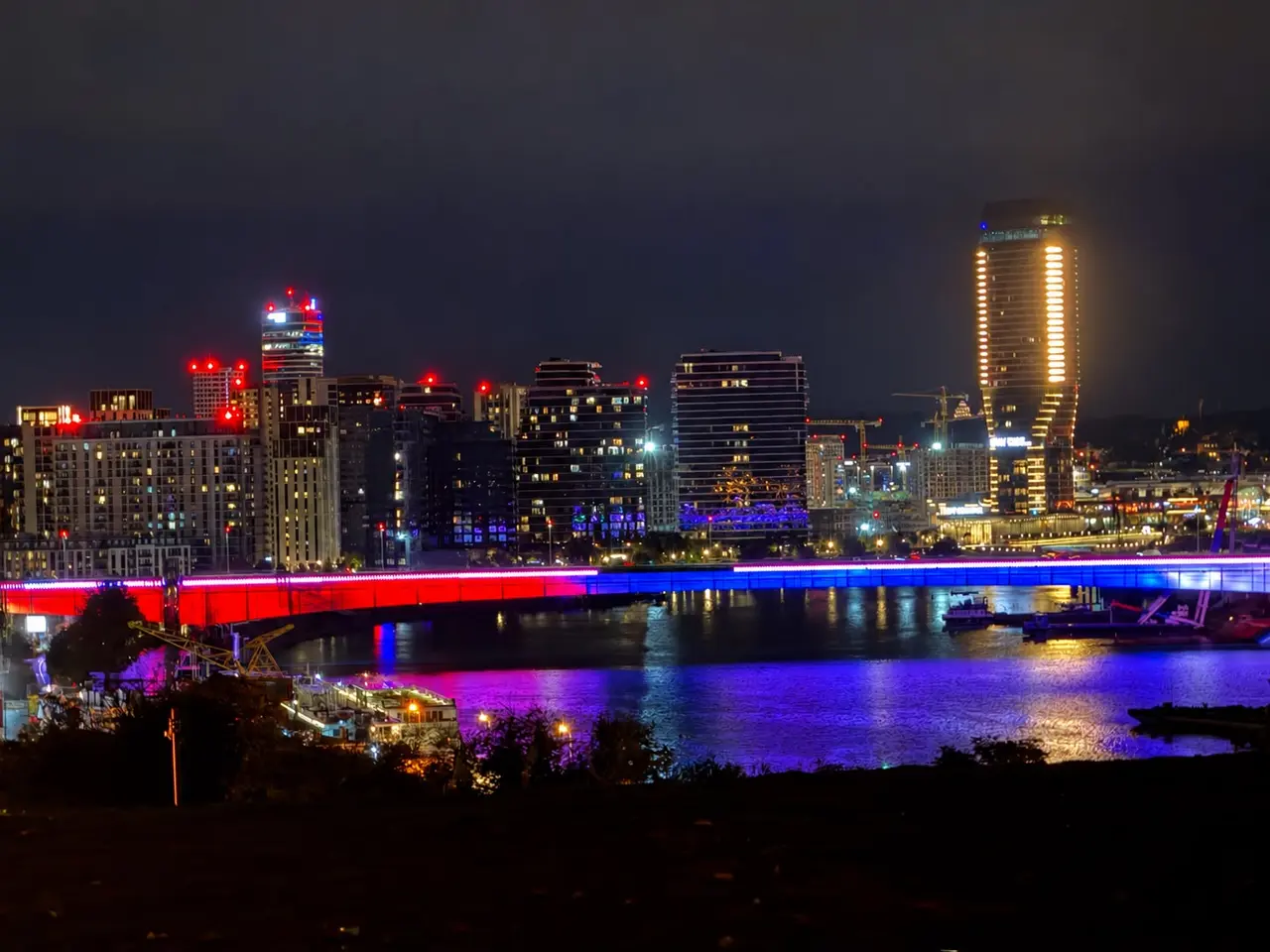 Beograd u sumrak, Srbija